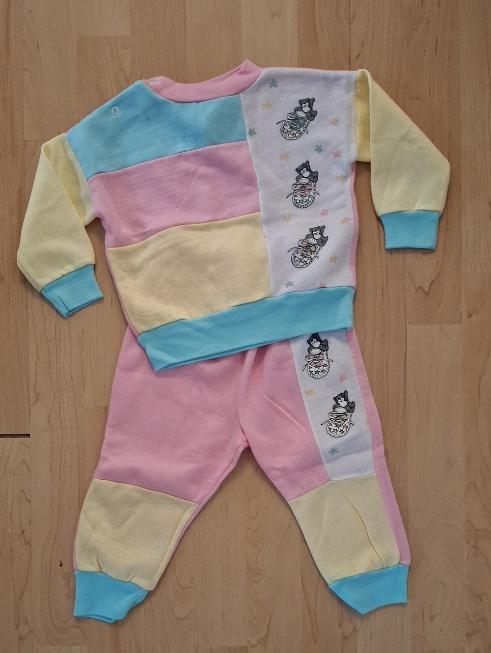 Vintage Pastel Colorblock Two-Piece Sweat Set Size 24m